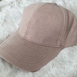 Faux suede dusty pink cap